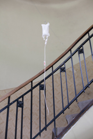 Miriam Jonas, Don't fall, 2013