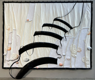 Miriam Jonas, Beyond, 2024, Comfort Zone, Galerie Russi Klanner