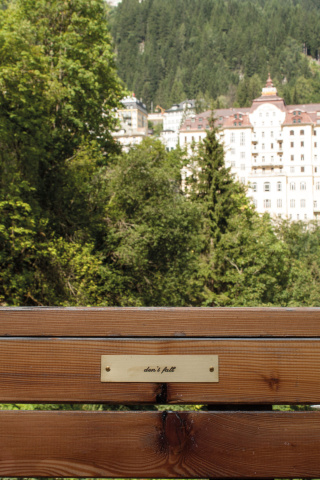 Miriam Jonas, Don't fall, 2013