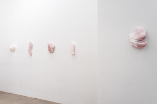 Miriam Jonas, Daytona Beach, 2018, Resort, Galerie Russi Klanner